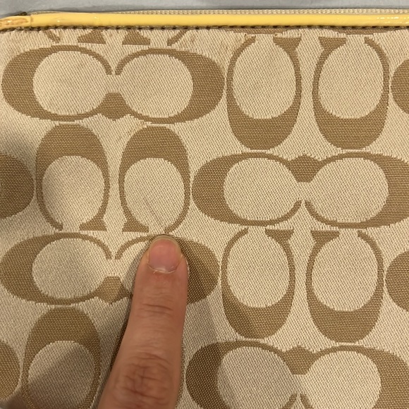 Original COACH tan wristlet - Picture 8 of 8